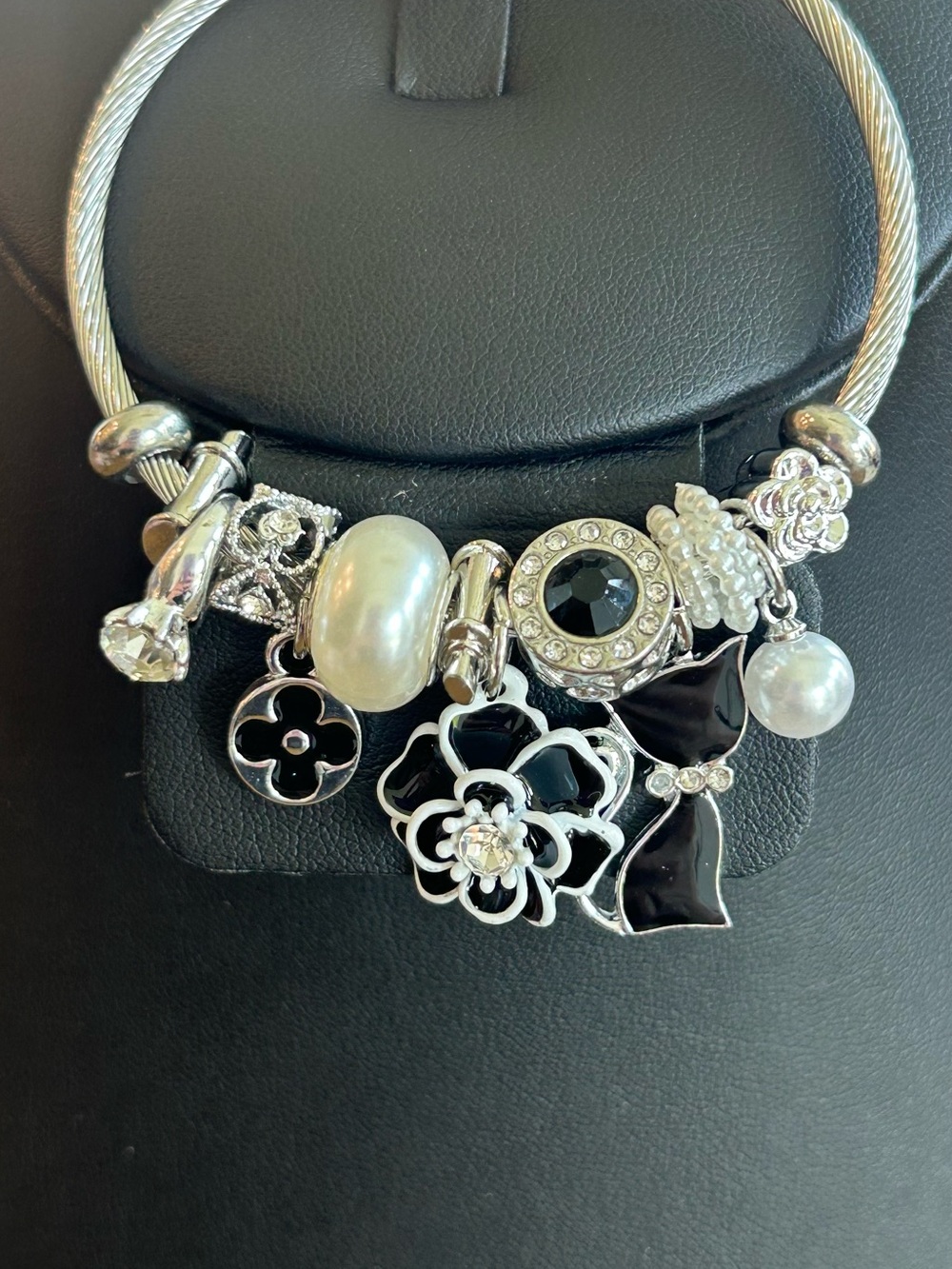 Brand New Silver-Tone Black & White Floral Charm Bracelet